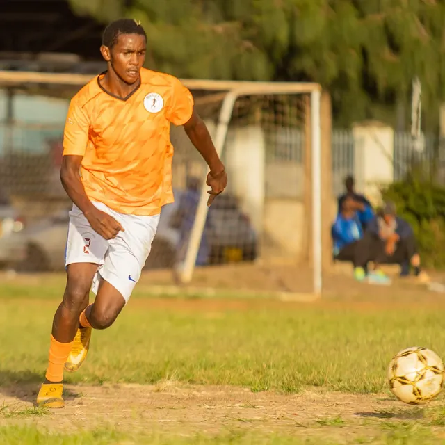 Santos Soka Academy — Chasing down the ball, Santos Soka orange