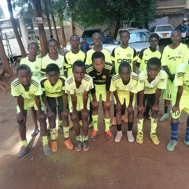 Santos Soka Academy — Lime-kit youth squad ready to play
