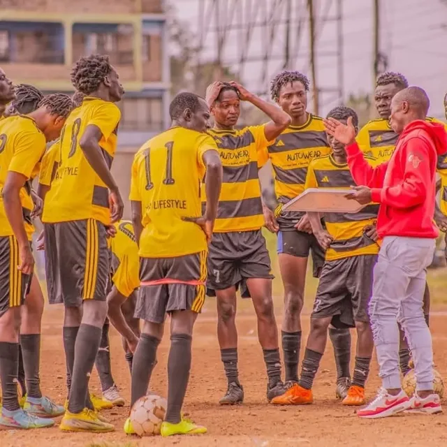 Santos Soka Academy — Yellow stripes line up for kick-off